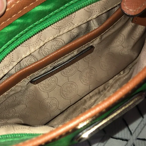 Michael Kors cross body - Picture 5 of 6